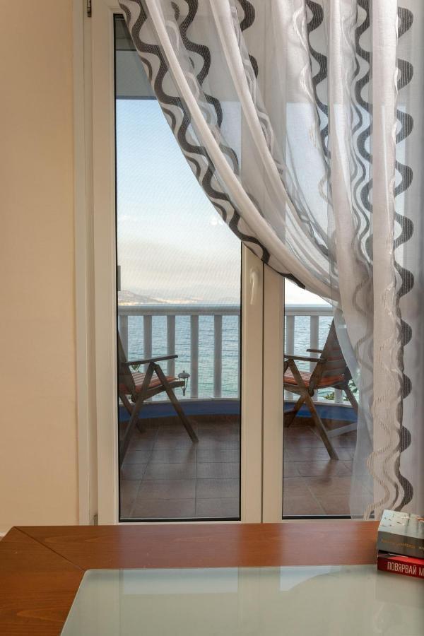 Vila Just On The Sea 1 Nea Iraklitsa Exteriér fotografie